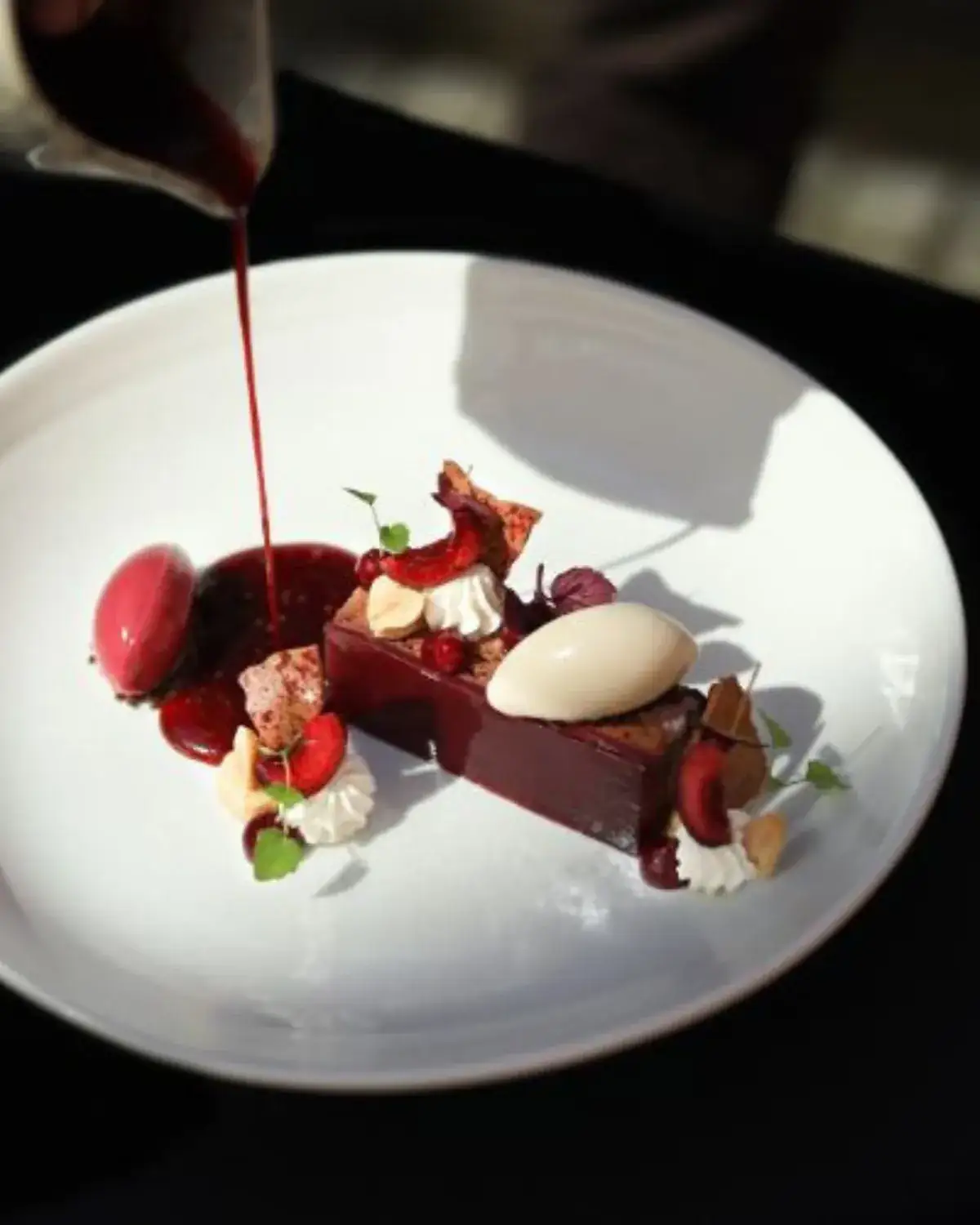 Dessert chocolat, fruits rouges · glace vanille