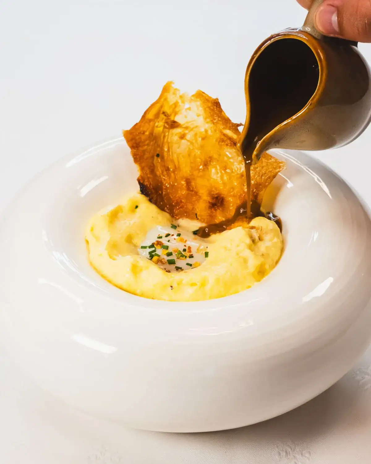 Œuf parfait, espuma de maïs · jus de volaille