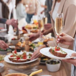 Cocktail dînatoire chic avec champagne – Chef à domicile Lyon